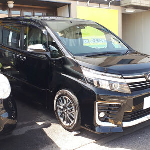 Toyota-Voxy